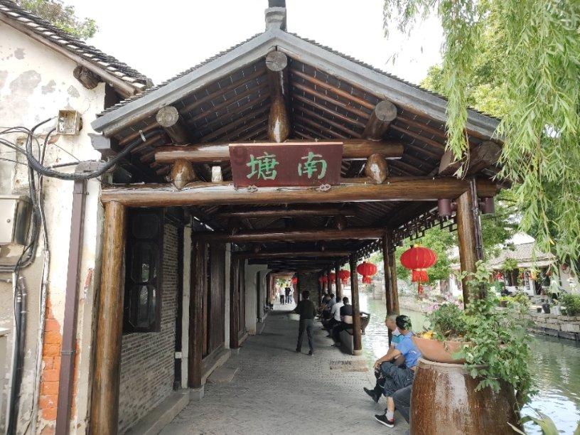 当传统非遗遇上科技，木偶机器人给小朋友带来新奇体验
